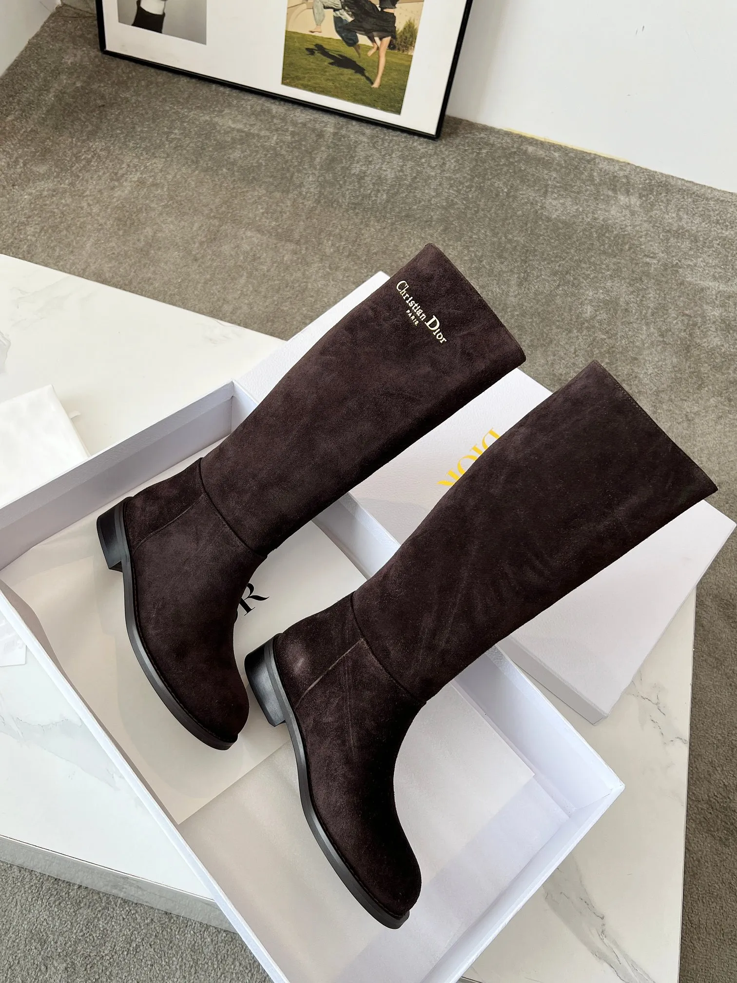 👟👟Ex-factory price 820👟👟 Dior 2025ss retro British style brogue new knight boots 👢👢 萱-shaped versatile thin feet yyds. The shape is three-dimensional and full, handsome and comfortable on the feet. A very retro style, full of aura single product, very novel design style, perfect details, cool and trendy 💯 trendy outsole, Inner lining: beef ribs Size: 35-40 (customized size 40-41)